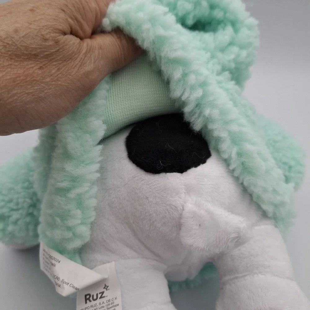 Peanuts Winter Snoopy Plush with‎ Green Hoodie Fleece Jacket 2024 Whit Tag Ruz